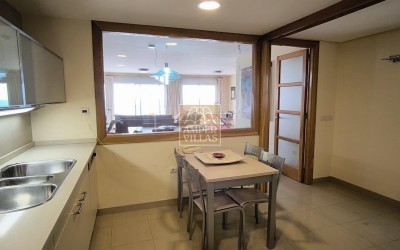Vakker og romslig leilighet i havnen i Altea med vakker utsikt.
